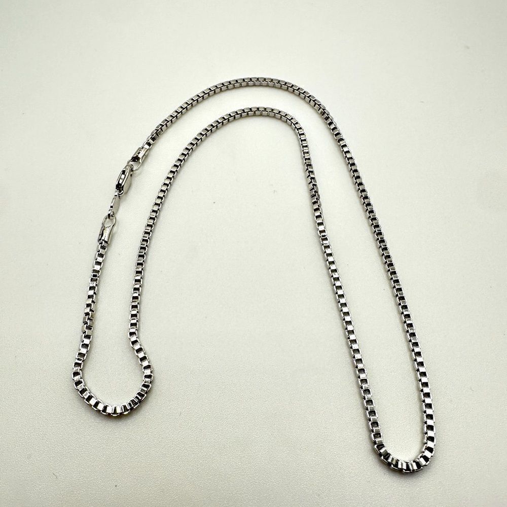 Unisex 16” silver plated box chain, 2mm thick